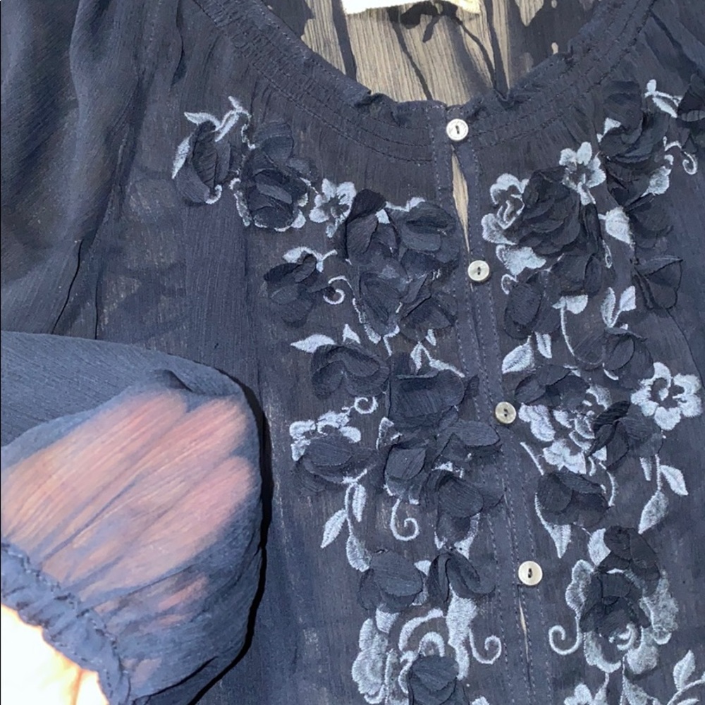 Abercrombie & Fitch Sheer Floral Top - Picture 4 of 4